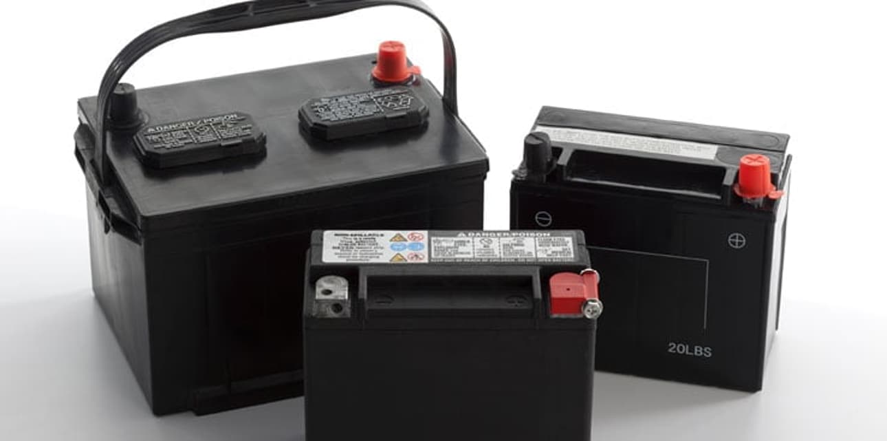 Bilde av blyakkumulatorer, bilbatterier.