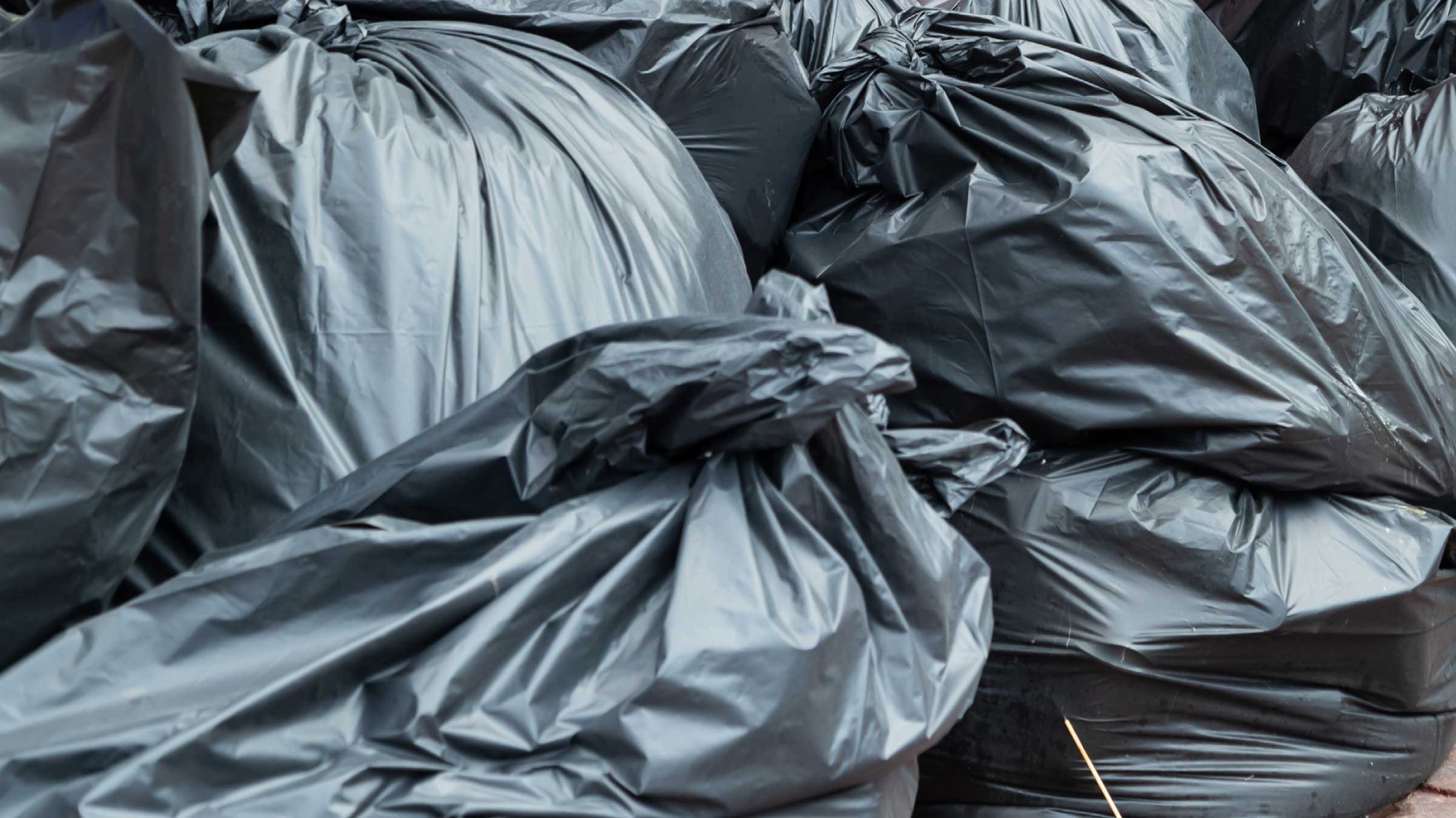 Fra og med 1. januar er det forbudt å levere avfallssekker som ikke er gjennomsiktige til Ragn-Sells.