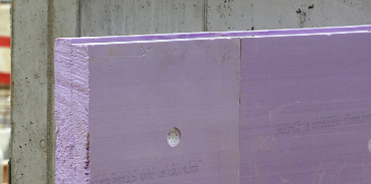 Bilde av ekspandert (EPS) og ekstrudert (XPS) polystyren.