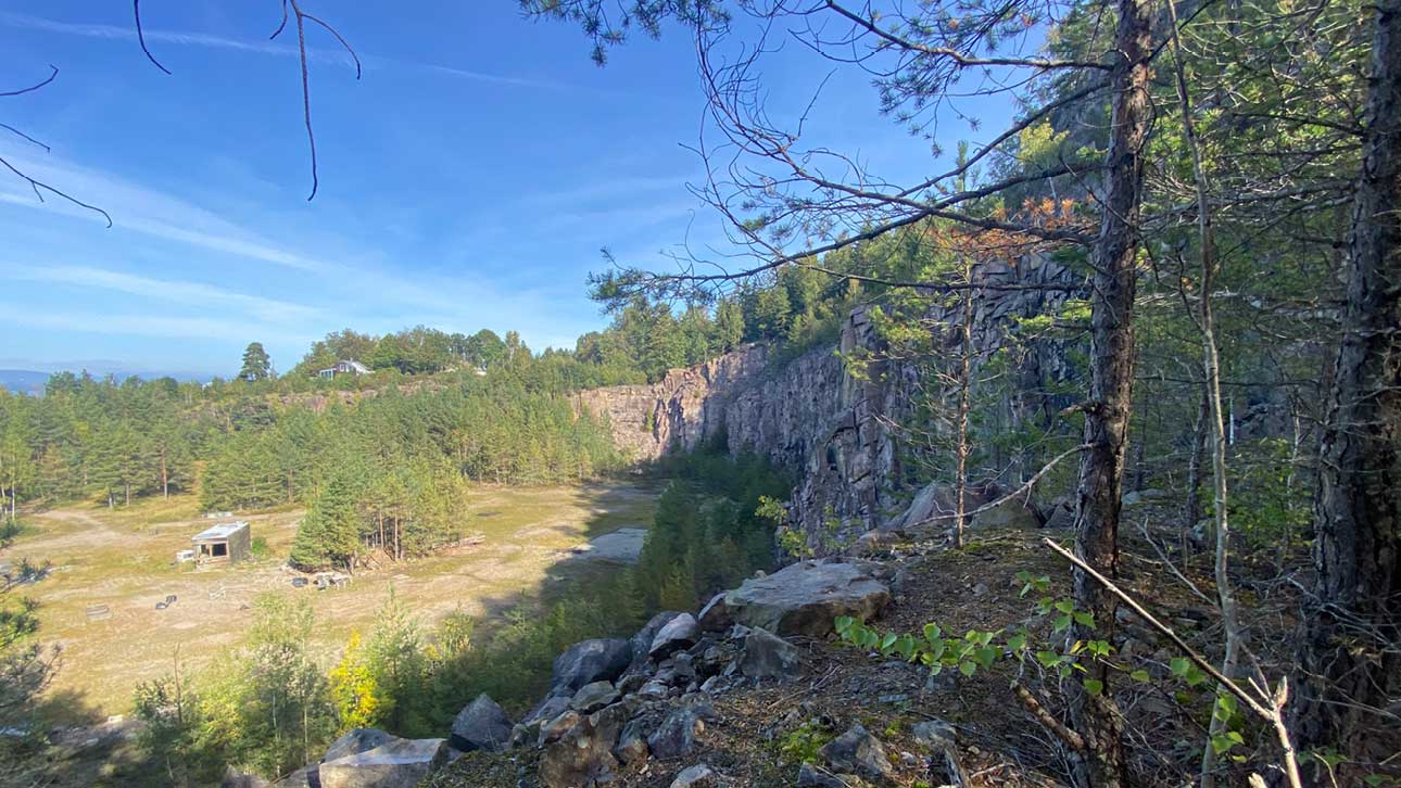 Naturrestaurering - oppfylling og istandsetting av egnede areal tilbake til naturlig terreng.