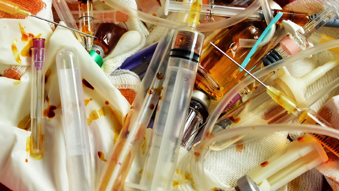 Kildesortering - mer informasjon om risiko og smittefarlig avfall.